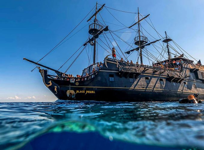 The Black Pearl “Pirate Boat”